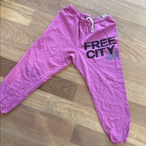 freecity Joggers in Pink